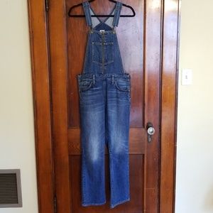 WORN ONCE Levi's cropped overalls